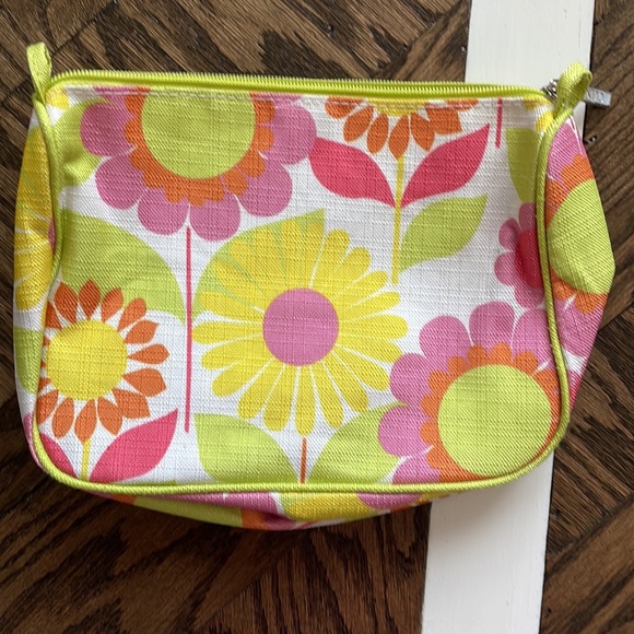 Lot of five make up bags! - Picture 14 of 15